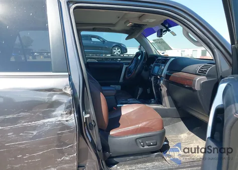 2018 Toyota 4Runner Limited z USA, uszkodzony, nr VIN JTEBU5JR8J5541160